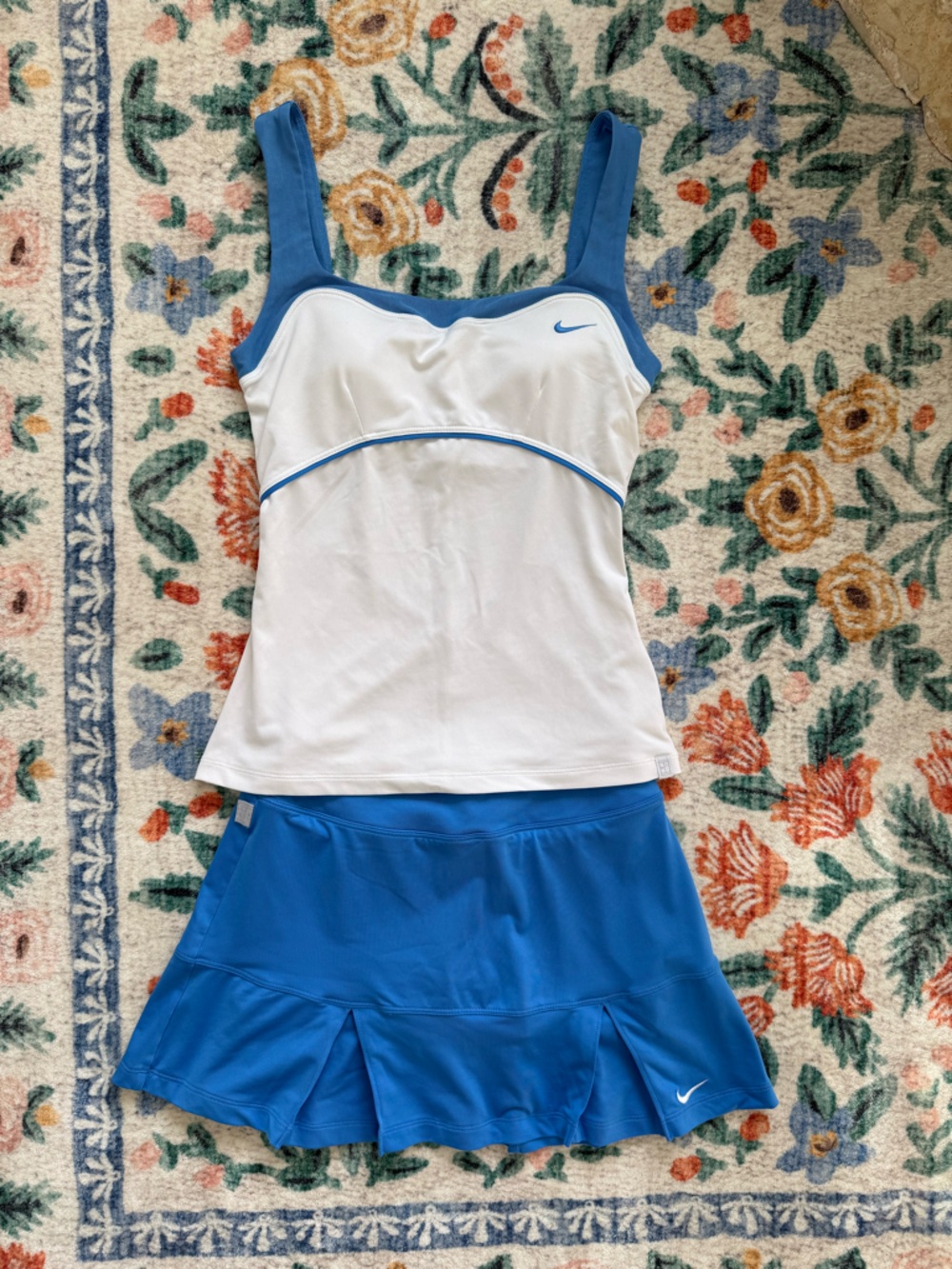 Nike Blue and White Tennis Set